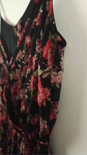 Alternative view of Sort kjole med blomster og stropper fra Bershka, Str. XS