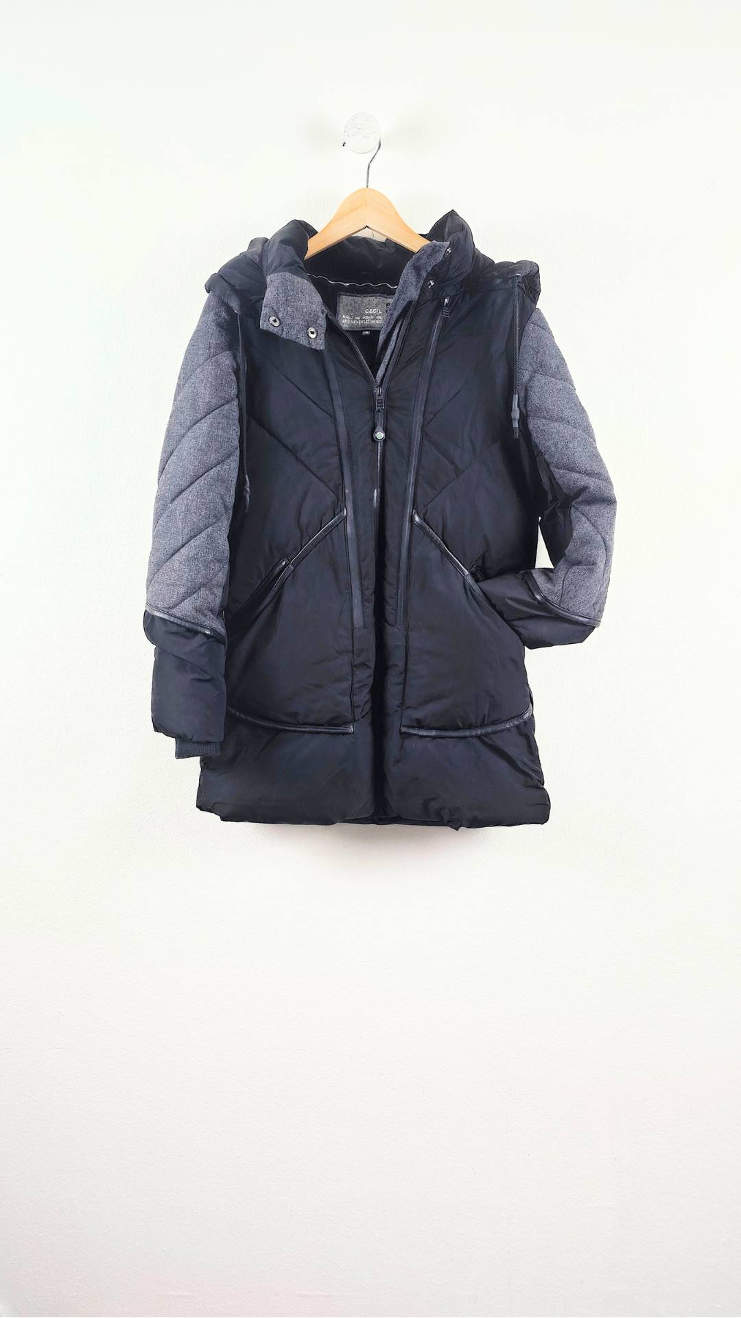 Sort/grå vinterjakke med hoodie fra Cecil, Str. S