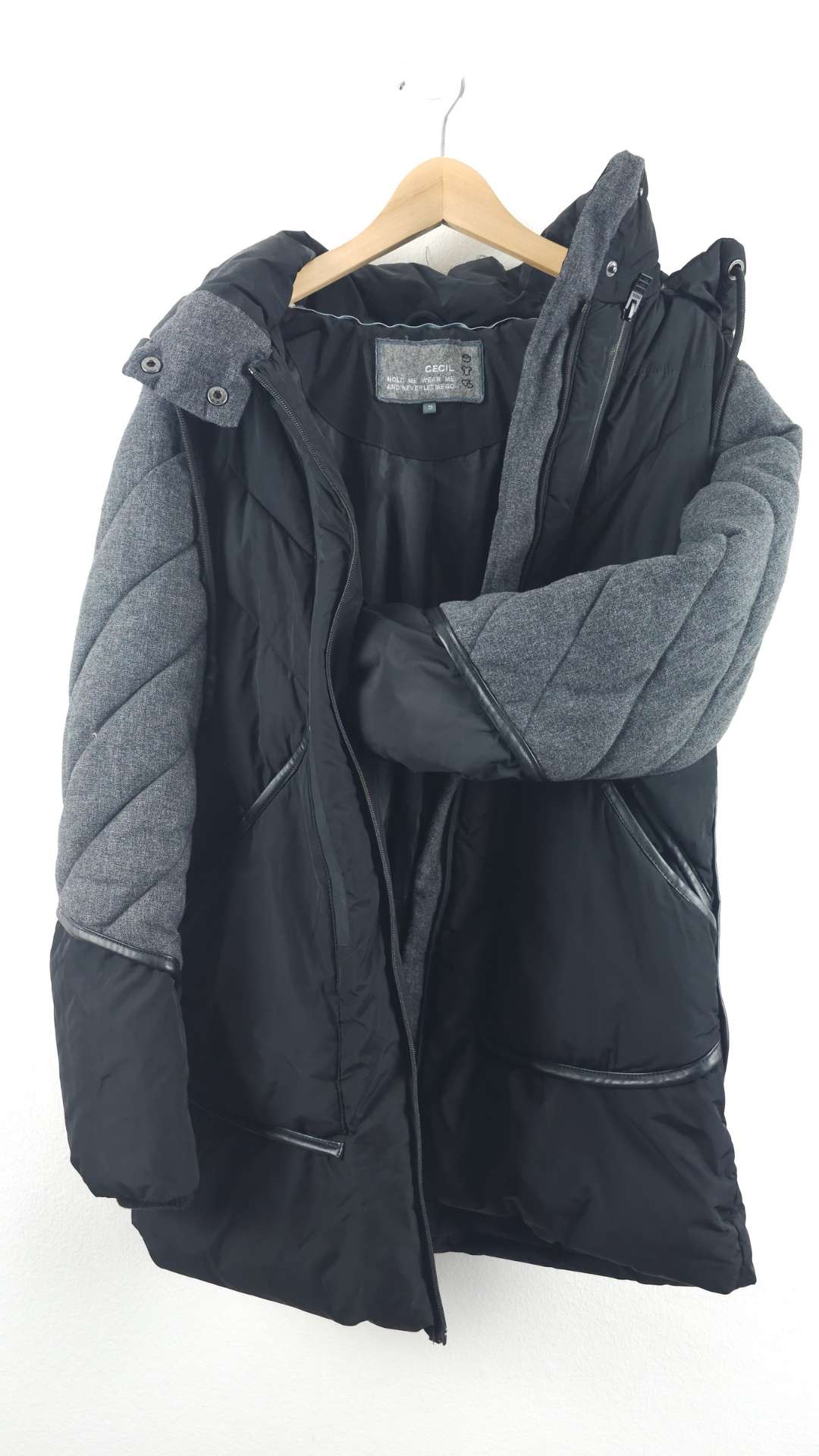Sort/grå vinterjakke med hoodie fra Cecil, Str. S - Billede 3